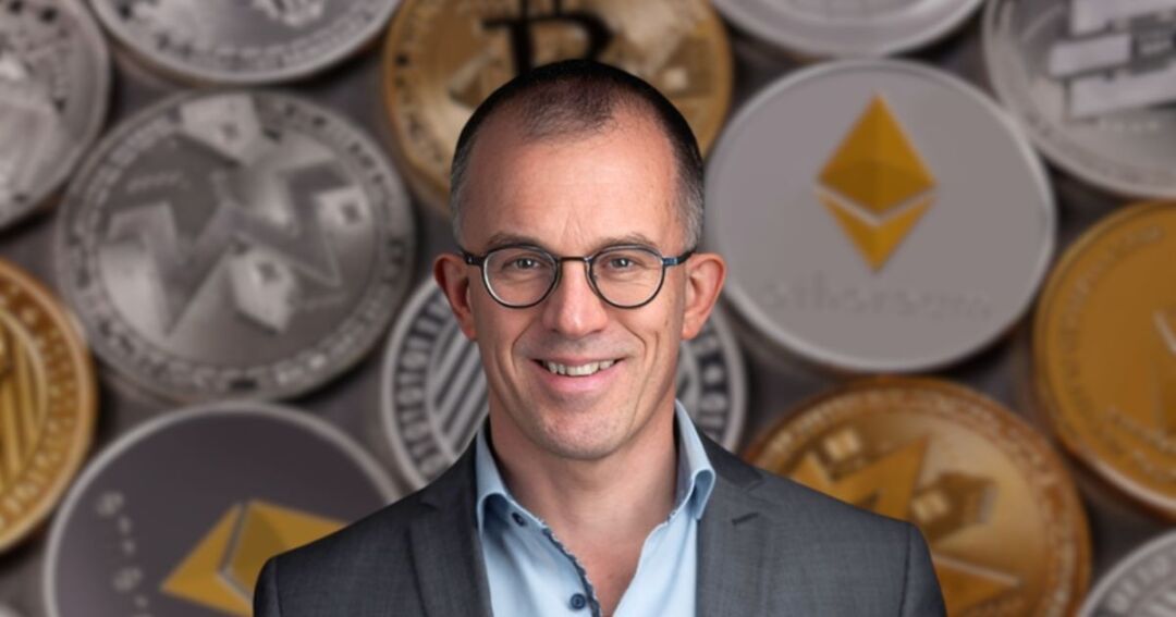 Crypto webinar socials